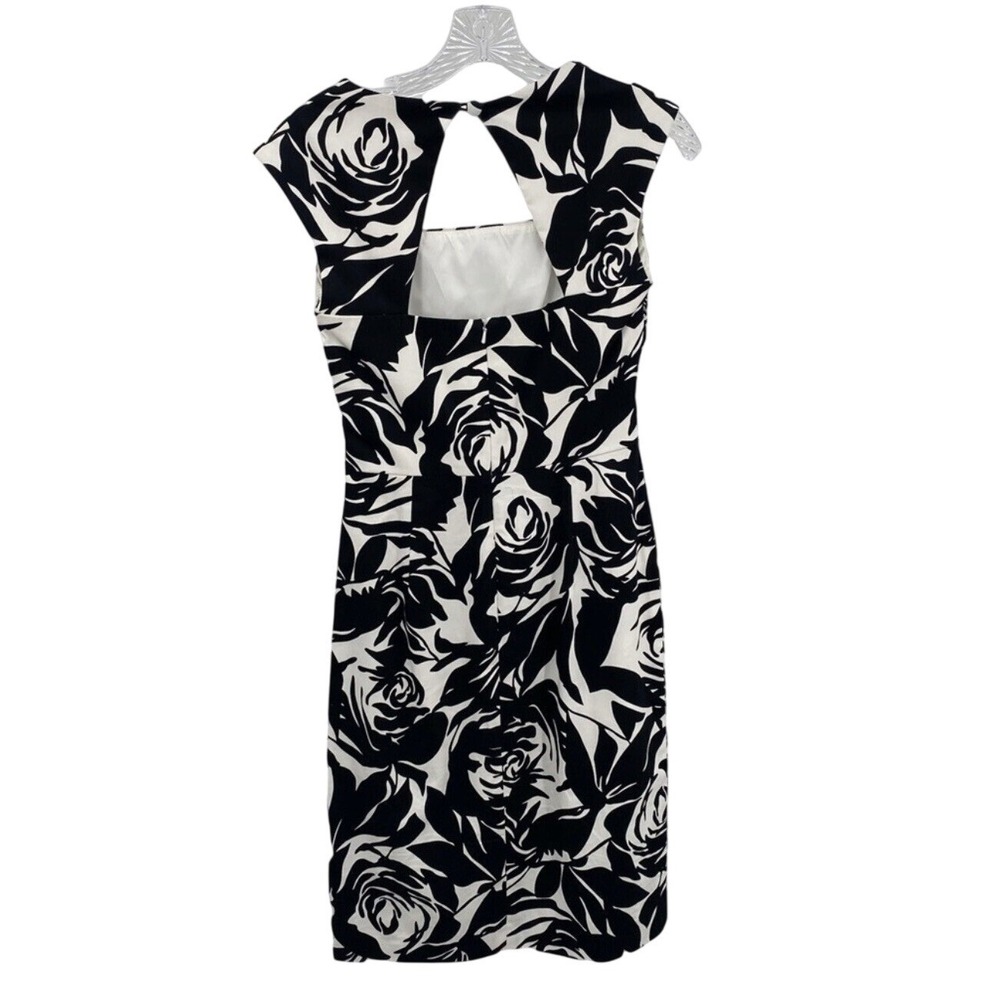 White House Black Market Sz 00 Floral Sheath Dress Black White Rose Cutout Back